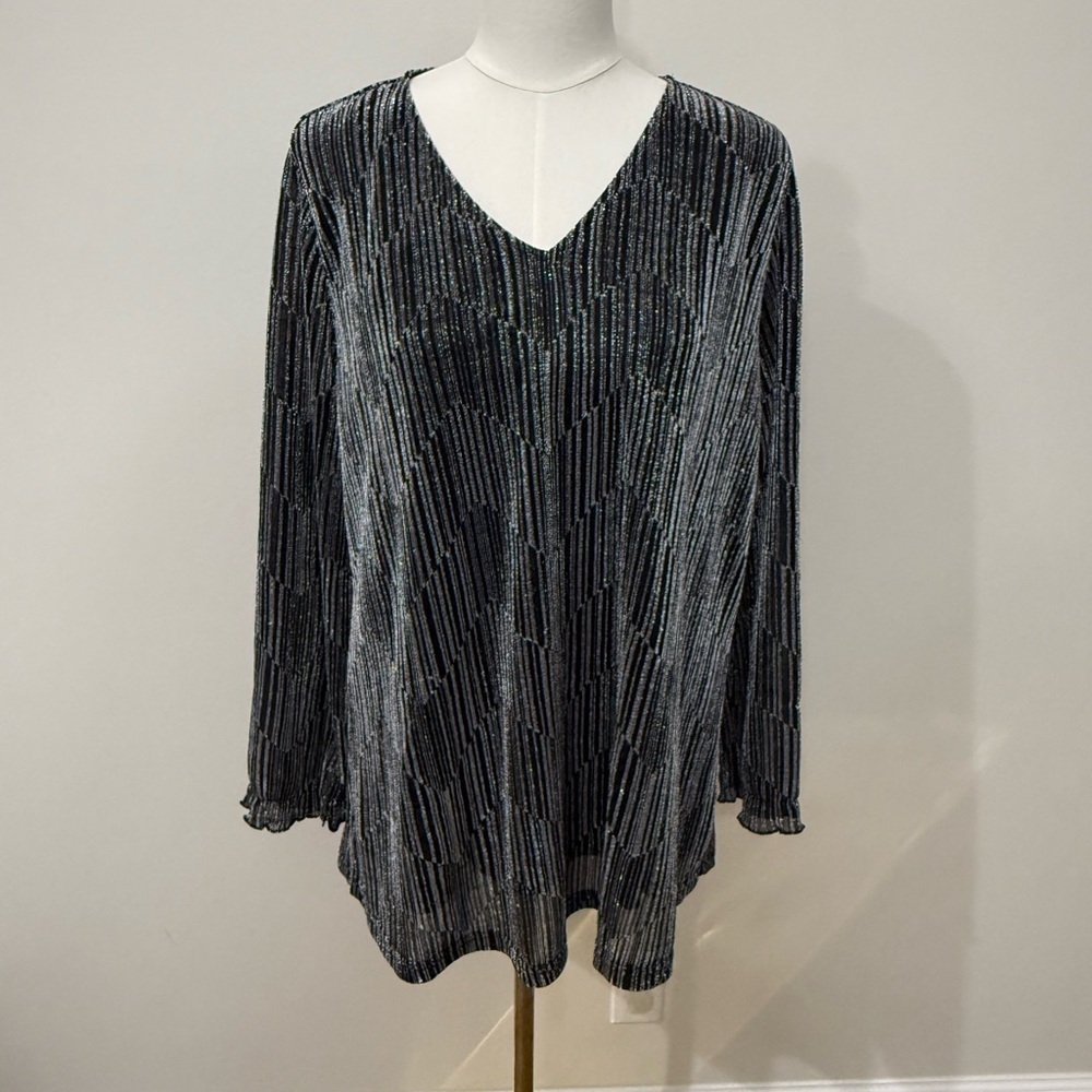 Elegant Black and Gray Sparkly Blouse - Picture 6 of 9